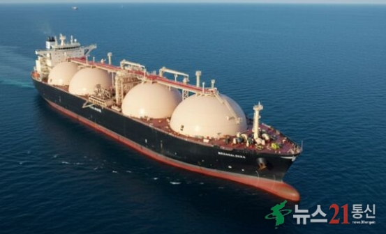 [속보] 카타르, 한국 등 4개국 LNG 장기계약 ‘불가항력’ 선언